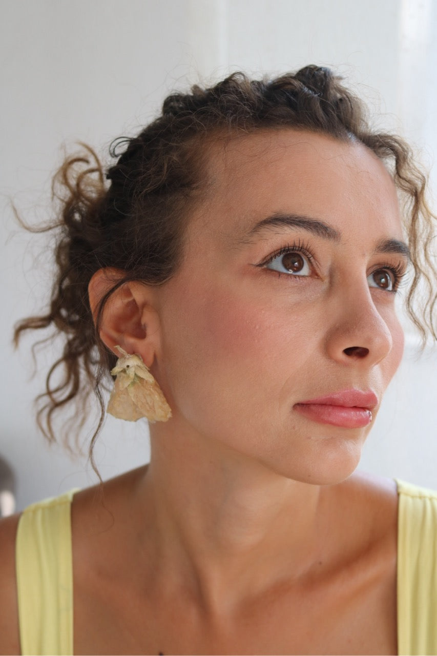 Handmade Dried Flower Earrings (Resin, Unique) – Ena.art